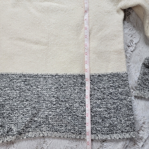 Vince Cream Gray Wool Blend Colorblock Dropped Shoulder Wide Neck Sweater XS - Picture 8 of 10